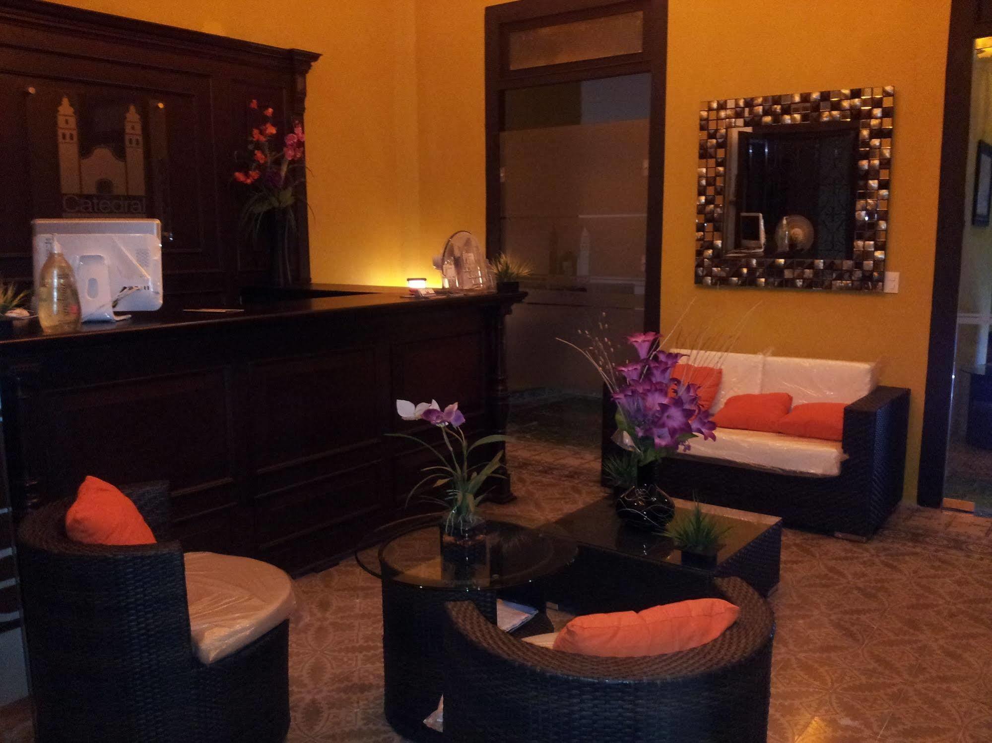 Hotel Catedral קמפצ'ה מראה חיצוני תמונה