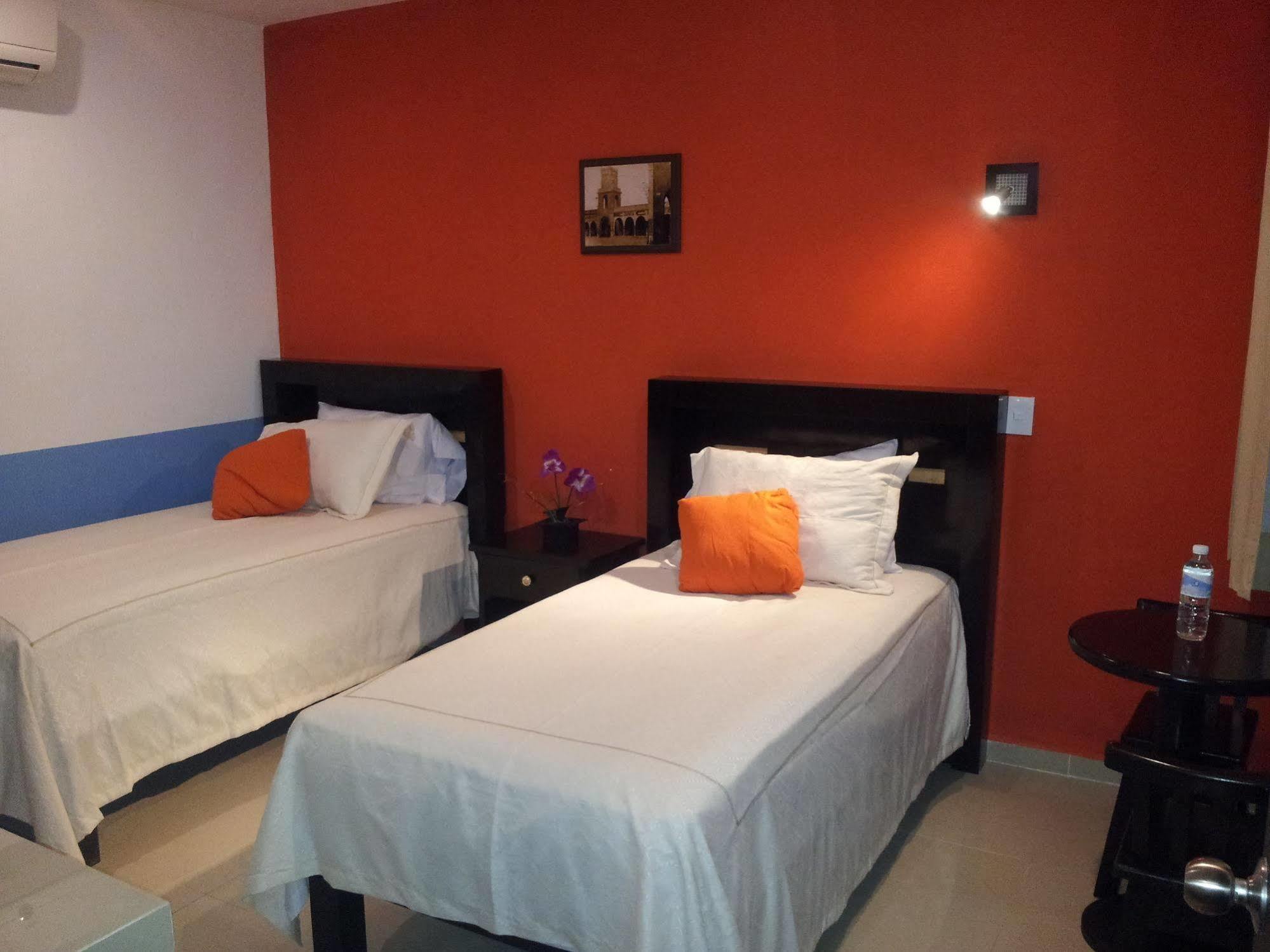 Hotel Catedral קמפצ'ה מראה חיצוני תמונה