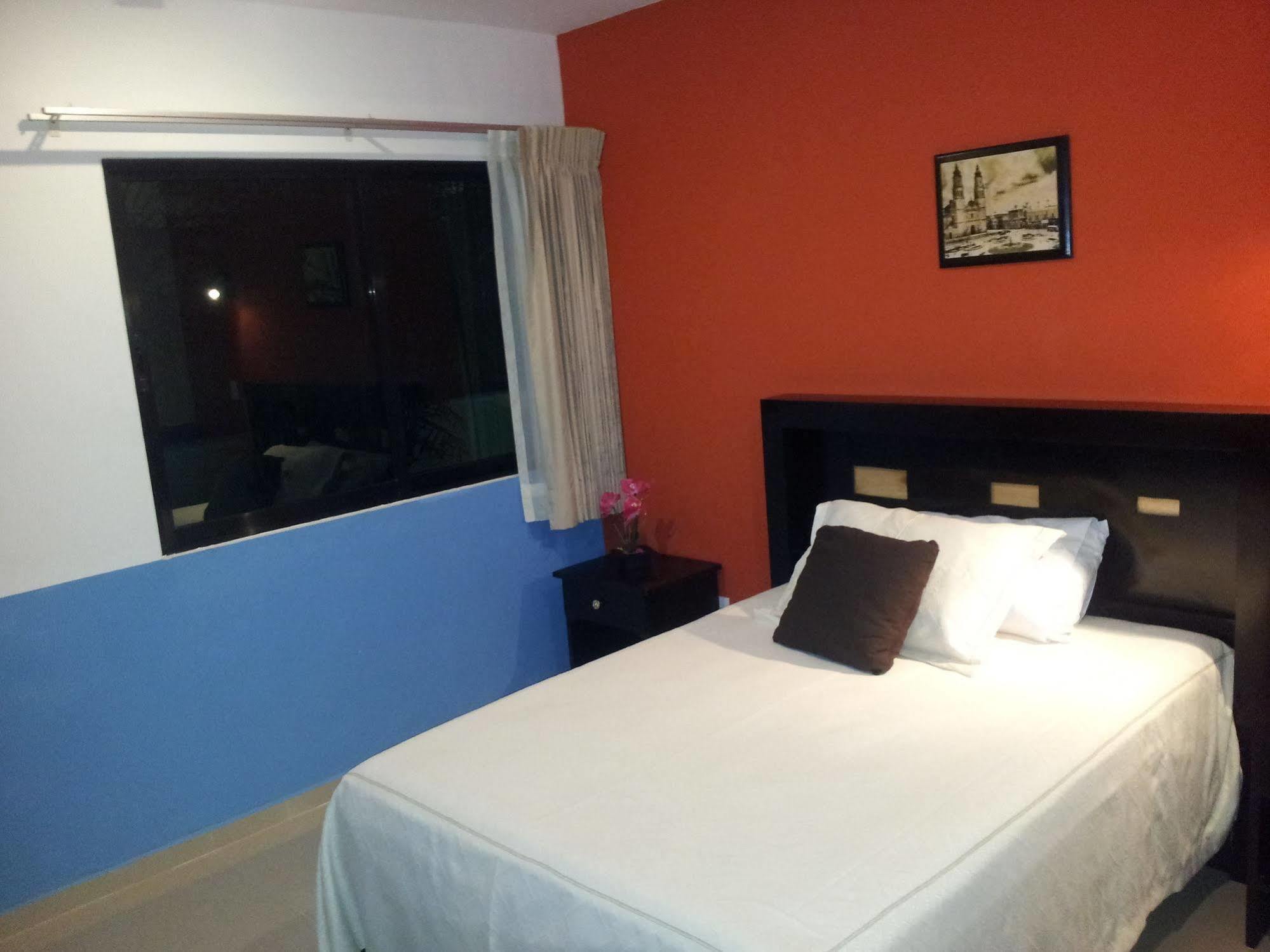 Hotel Catedral קמפצ'ה מראה חיצוני תמונה