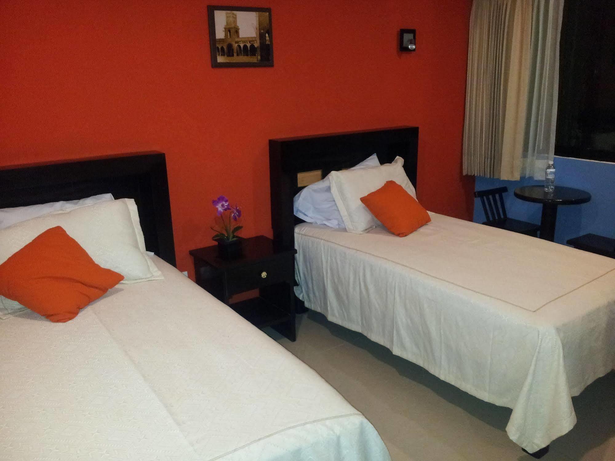 Hotel Catedral קמפצ'ה מראה חיצוני תמונה