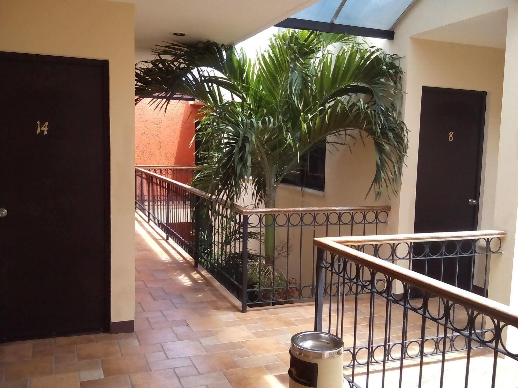Hotel Catedral קמפצ'ה מראה חיצוני תמונה
