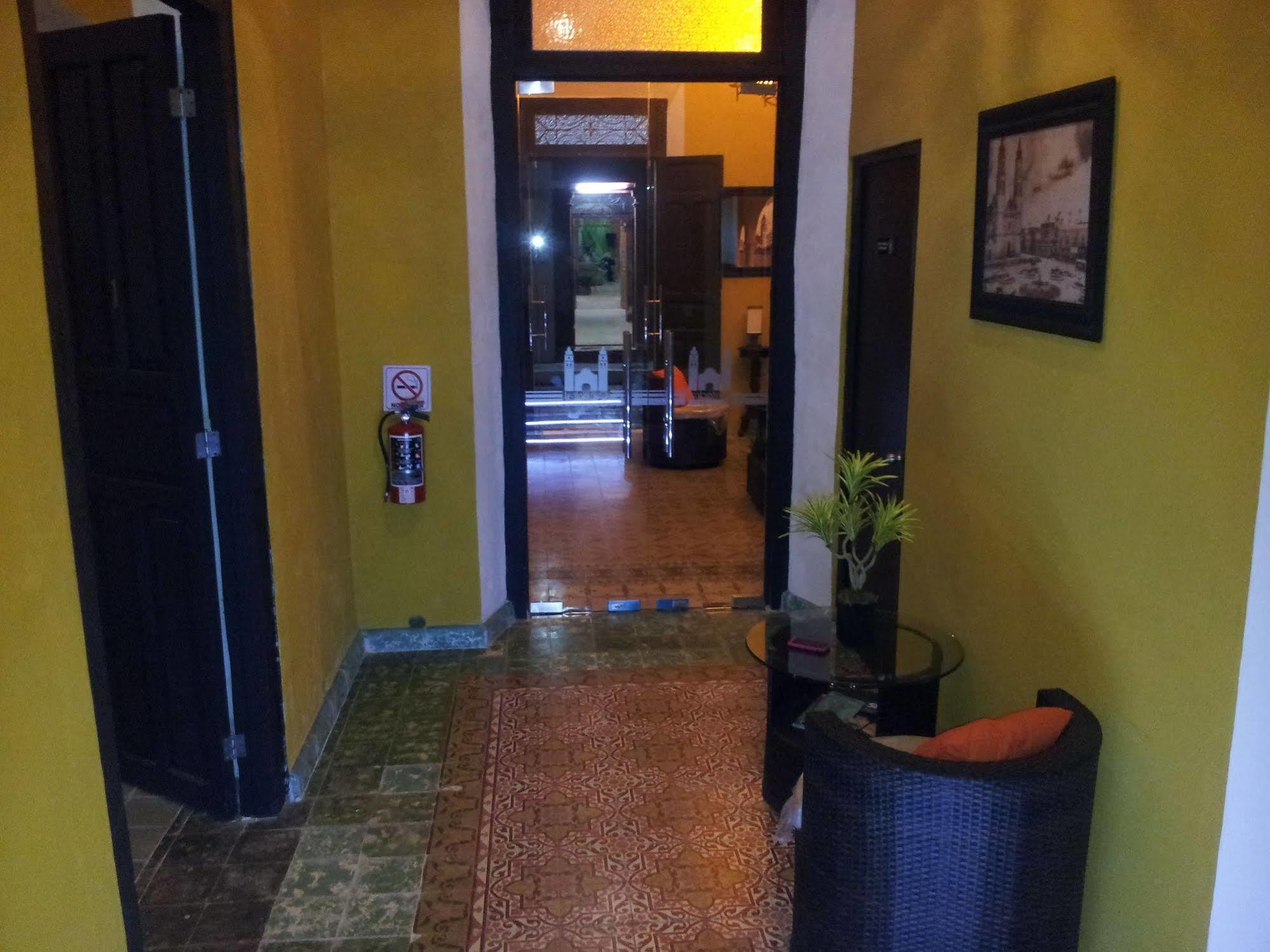 Hotel Catedral קמפצ'ה מראה חיצוני תמונה